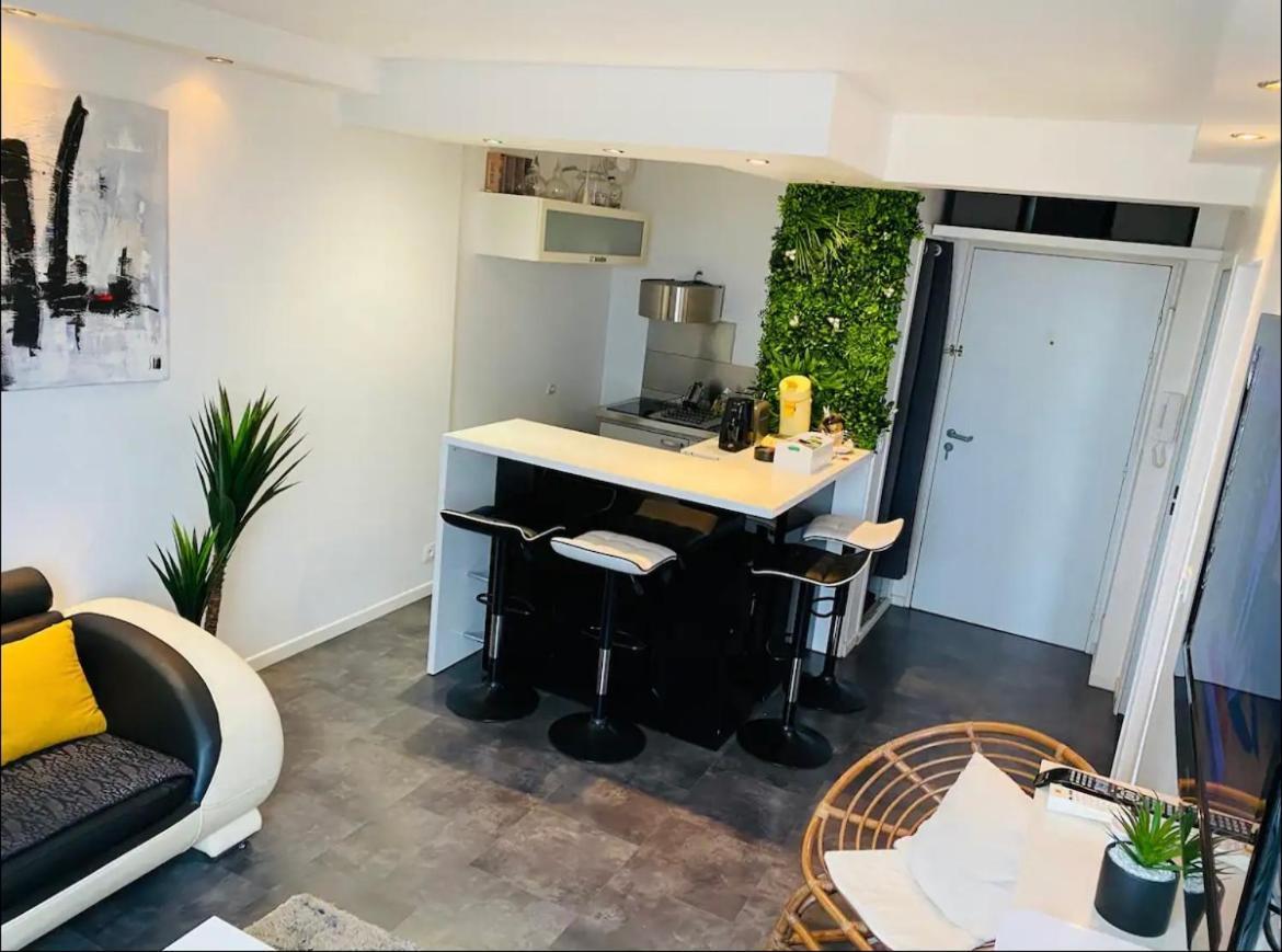 Charmant T2 Rennes Gare Parking Prive ! Ngoại thất bức ảnh